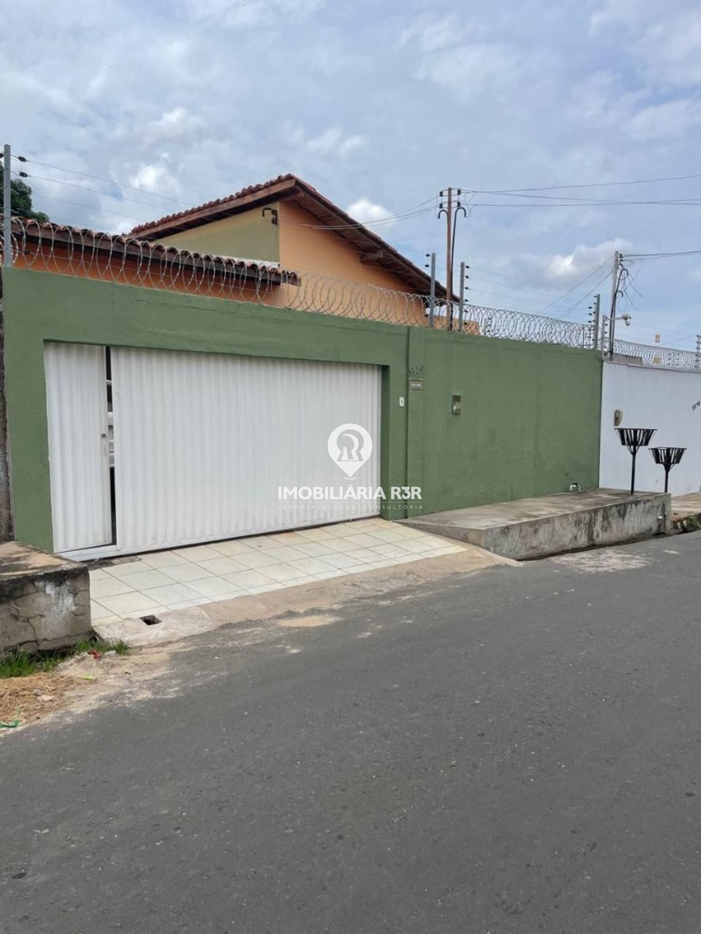 CASA - BAIRRO SANTA CRUZ, ZONA SUL