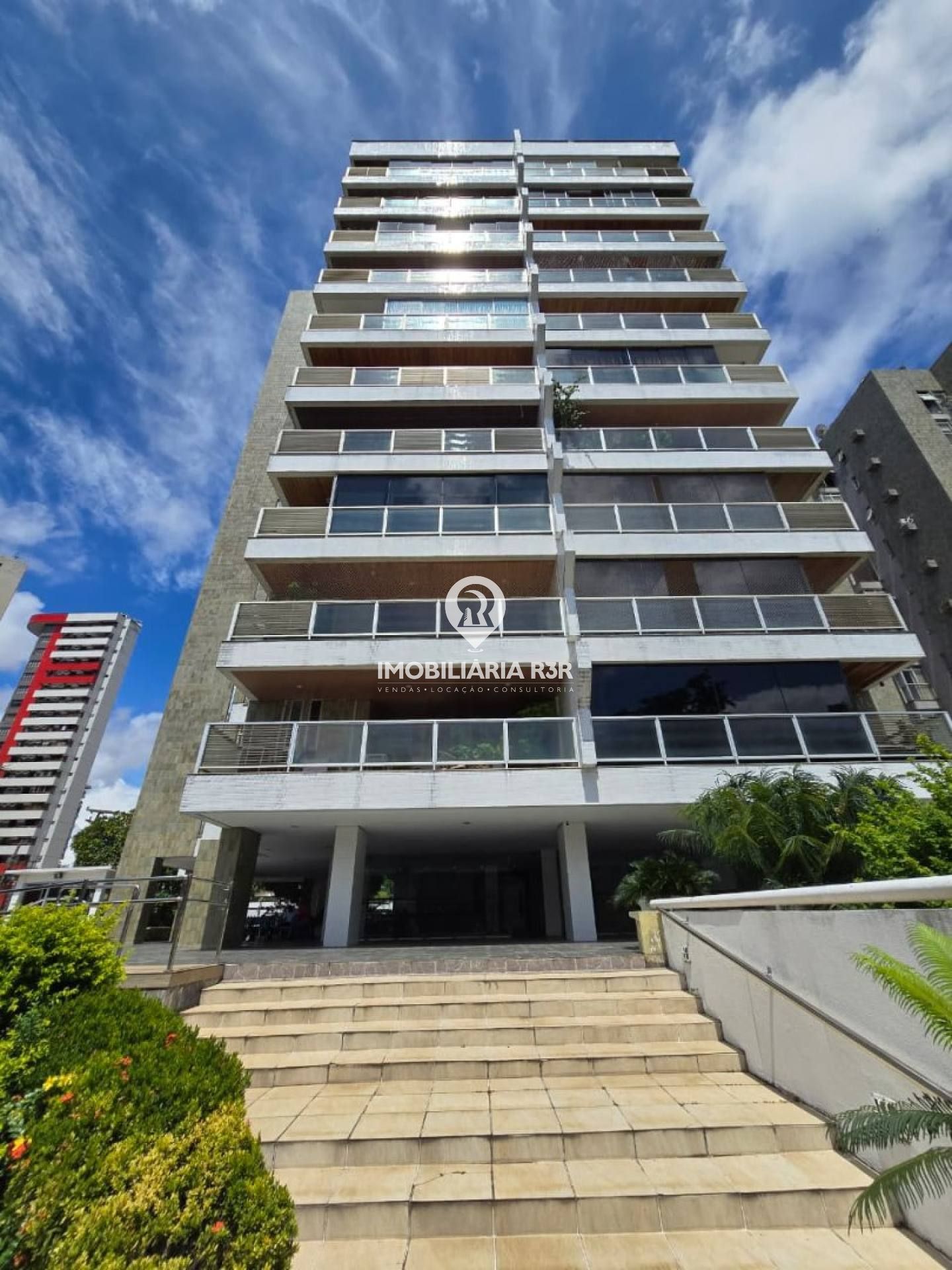 APARTAMENTO - BAIRRO ILHOTAS, ZONA SUL