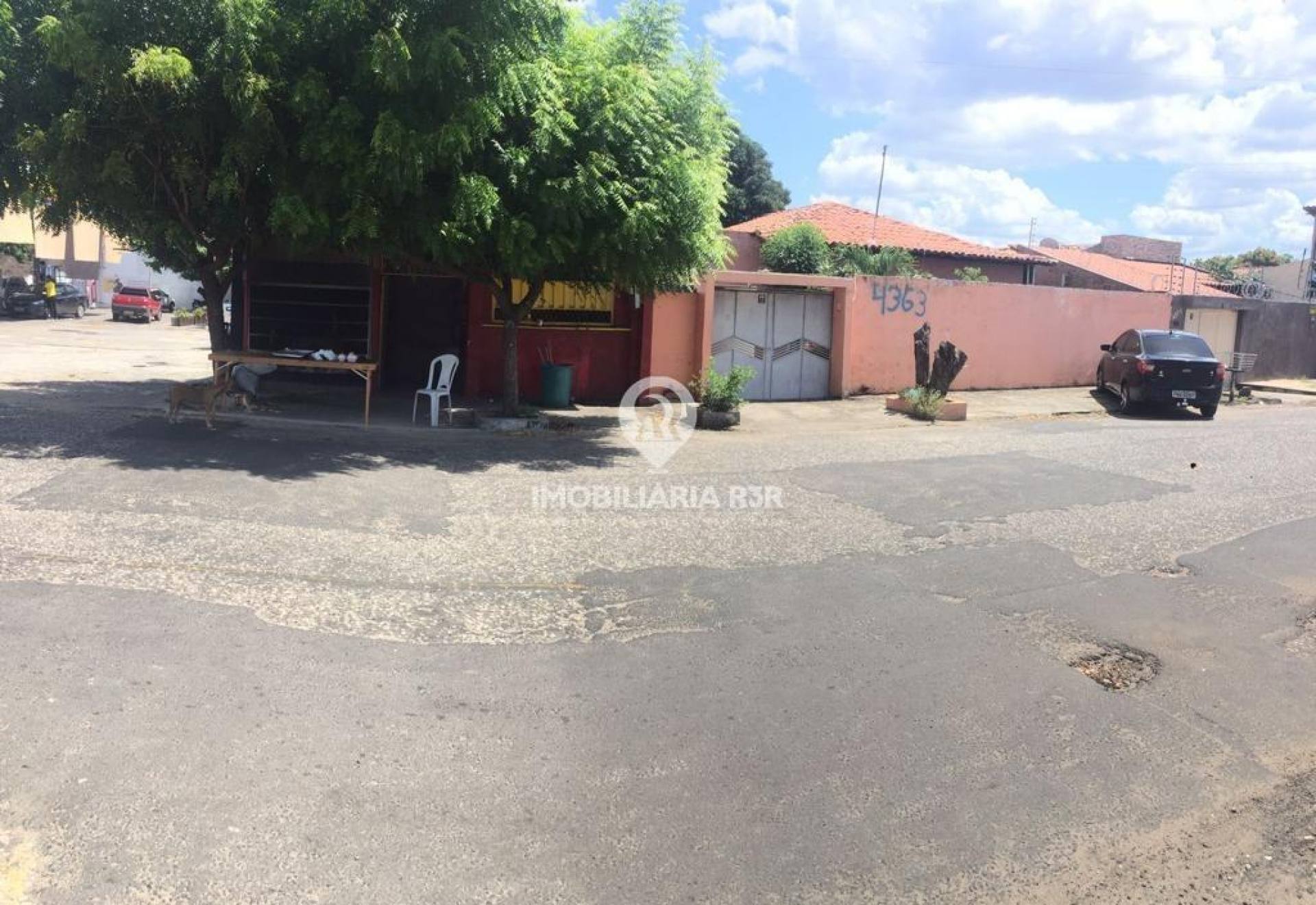 CASA / PONTO COMERCIAL – BAIRRO ITAPERU, ZONA NORTE