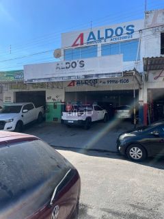 Dois galpões no Centro
