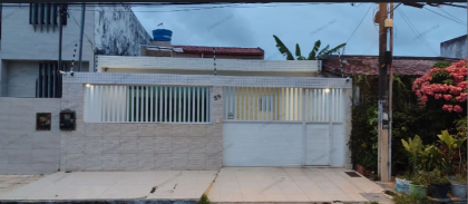 Casa Duplex no Conjunto JK / Sol Nascente