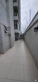 Apartamento mobiliado em residencial exclusivo pé na areia em Armação do Itapocoroy - 3 Suítes. Ref. 340