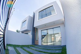 Sobrado Para Vender com 2 suítes no bairro Praia da Armação em Penha - SC. Ref. 356