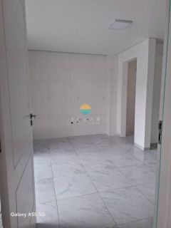 Apartamento Para Vender com 2 quartos sendo 1 suíte no bairro Centro em Penha - SC. Ref. 381