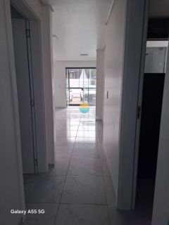 Apartamento Para Vender com 2 quartos sendo 1 suíte no bairro Centro em Penha - SC. Ref. 381