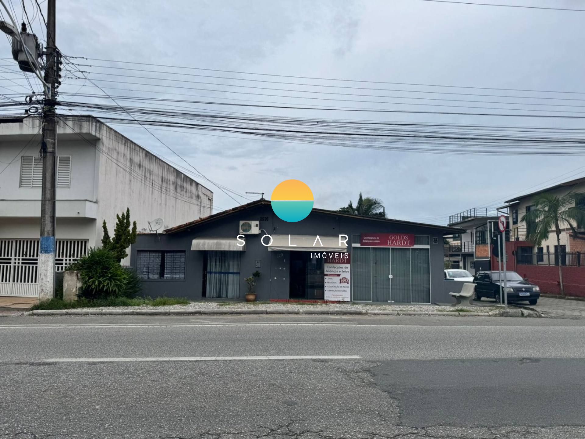 Sala Comercial de 278,30m² à Venda no Centro de Penha – Localização Privilegiada! Ref. 396