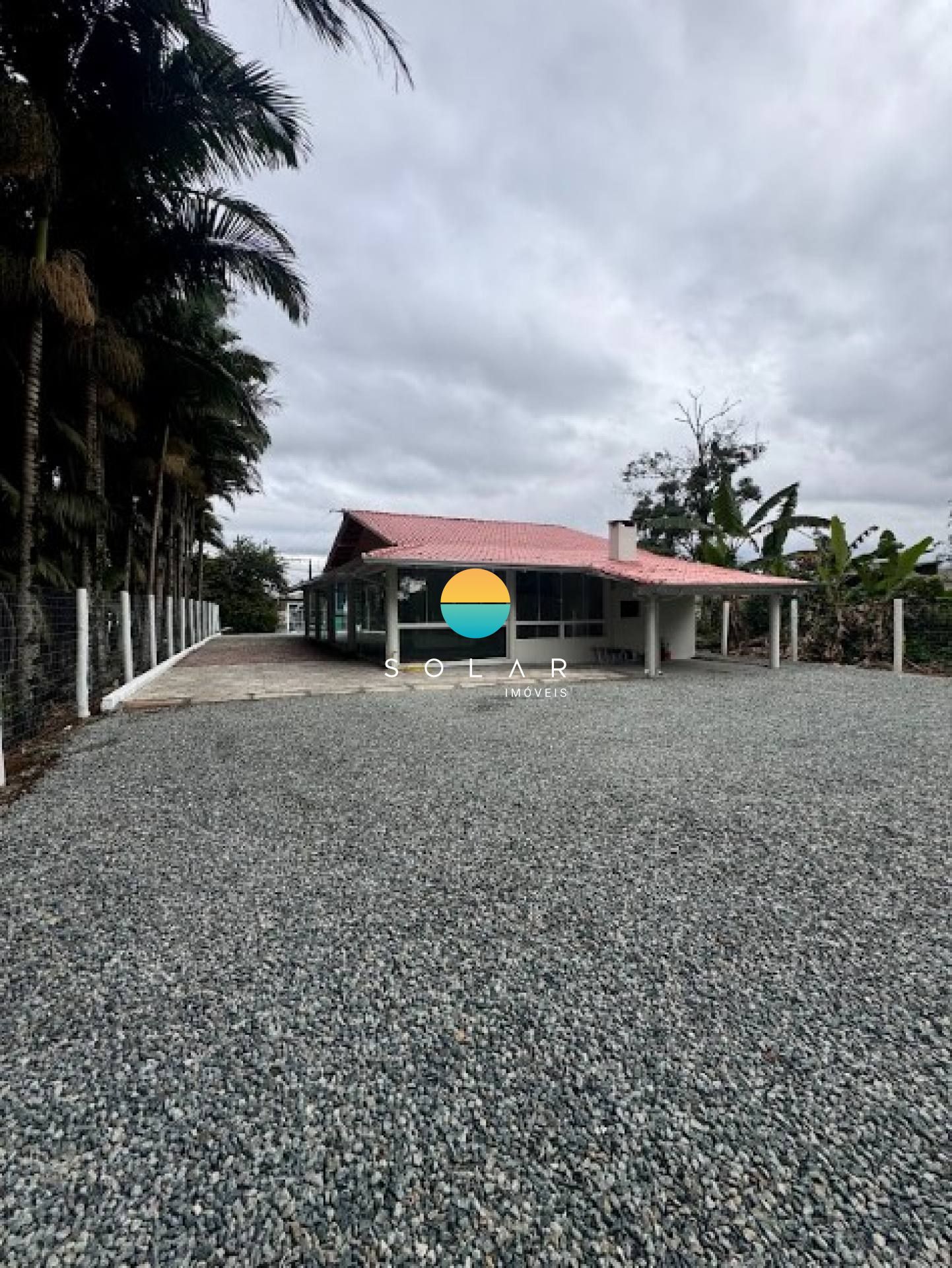 Terreno Comercial com 1532,63m² com casa para vender com 2 quartos 1 suítes em Balneário Piçarras. Ref. 397