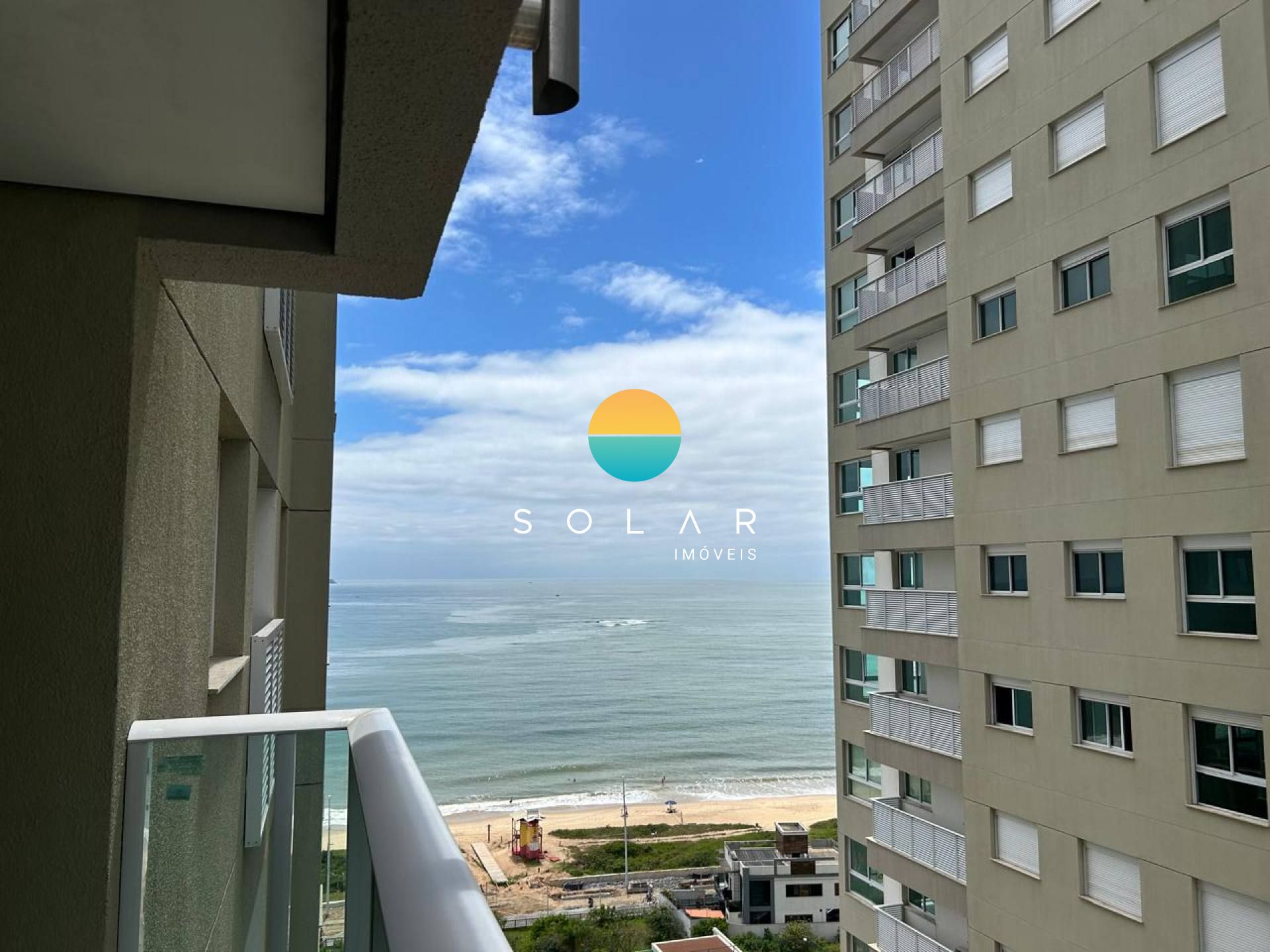 Apartamento à Venda no SUMMER HOME CLUB, Pé na Areia com vista para o MAR - Balneário Piçarras. Ref. 427