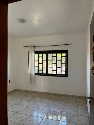 Casa à venda com 02 dormitórios e 01 edícula com mais 01 dormitório – Ideal para Morar e Investir, em Penha/SC. Ref. 458
