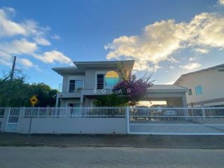 Casa Mobiliada a 200m da praia, com 4 suítes na Praia Grande em Penha /SC. Ref.476