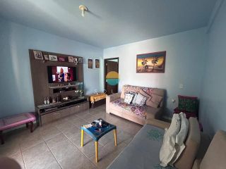 Casa à venda com terreno surpreendente mais Kitinete de 25m² no Centro de Penha/SC. Ref.498