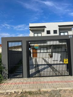 Sobrado com amplo espaço externo e 2 Suítes em Itajuba - Barra Velha/SC. Ref. 490