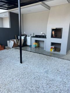 Sobrado com amplo espaço externo e 2 Suítes em Itajuba - Barra Velha/SC. Ref. 490