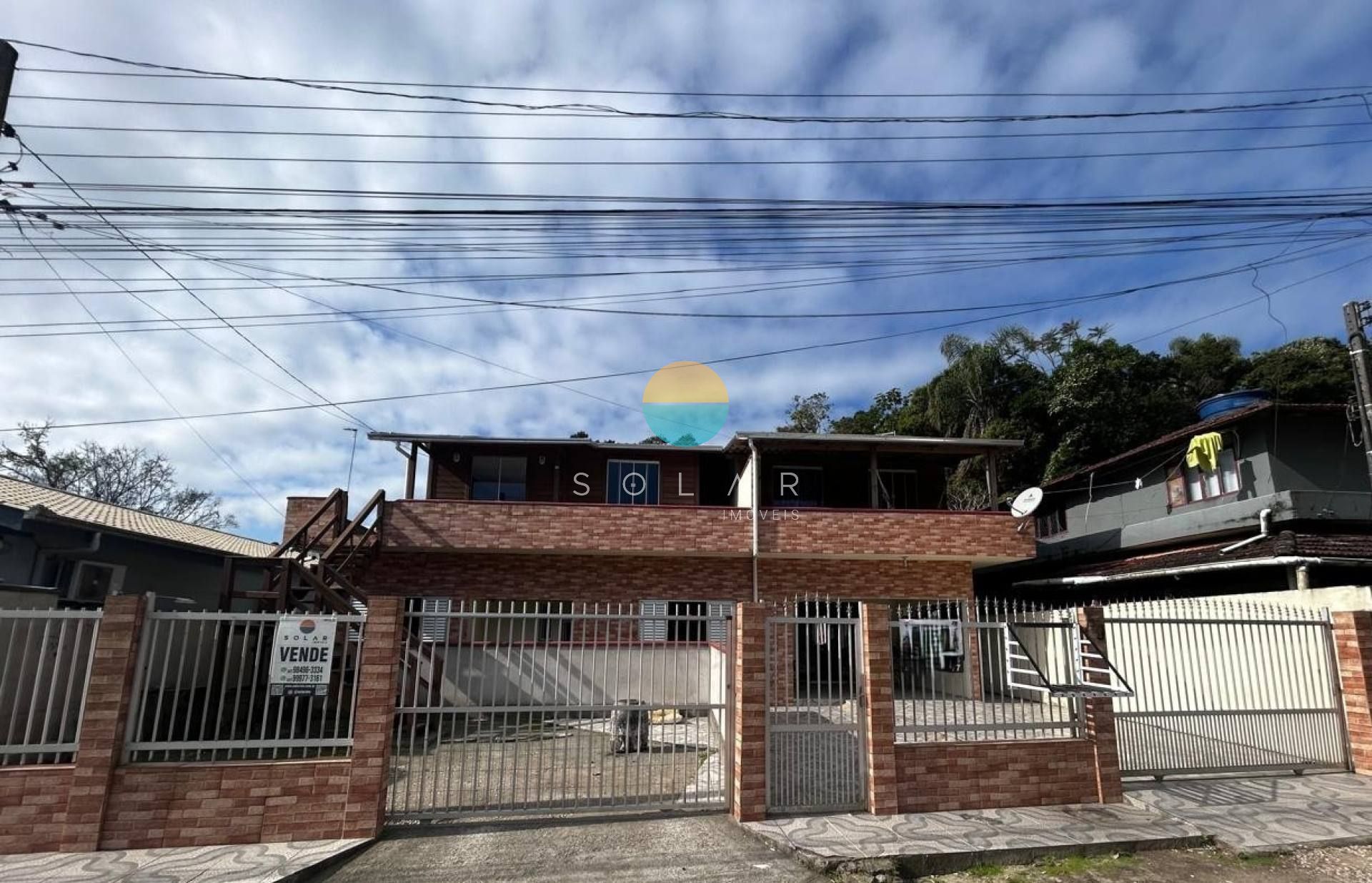 Casa principal mais duas casas! Oportunidade de renda extra! na Armação em Penha /SC. Ref.504