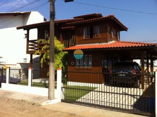 Casa Mista com 110m², Semi-Mobiliada, Aprox. 200m da Praia de Armação e 500m de Beto Carrero,, Com 3 Dormitórios em Penha/SC. Ref.508