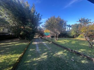 Autêntico pé na areia — 2.709 m² de terreno com acesso direto ao mar, em uma das localizações mais exclusivas de Penha: a deslumbrante Praia do Poá, Penha/SC. Ref. 517