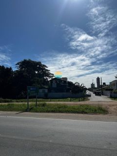 Oportunidade de negócio! Duas casas em um único imóvel com 300m² na Praia da Armação do Itapocory, Penha / SC. Ref. 515