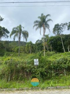 Uma oportunidade imperdível! Terreno de 30.000m² com nascente de rio, no Centro da Armação do Itapocoroi, Penha / SC. Ref. 529