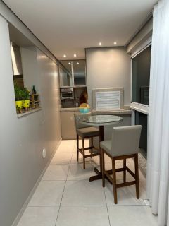 Apartamento mobiliado vista mar à venda, 3 dormitórios sendo 1 suíte aprox. 60m da Praia de Armação, Penha/SC. Ref.