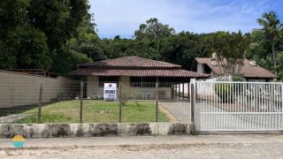 Casa a venda com 4 quartos sendo 1 suíte na Praia do Cascalho em Praia Grande - Penha