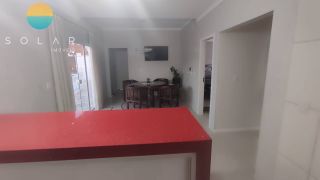 Se você busca conforto, exclusividade e uma localização privilegiada, esta é a oportunidade perfeita. Esta belíssima residência de alto padrão está situada a poucos metros do Beto Carrero World e da encantadora Praia da Armação, unindo tranquilidade, laze