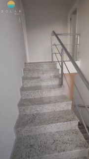 Se você busca conforto, exclusividade e uma localização privilegiada, esta é a oportunidade perfeita. Esta belíssima residência de alto padrão está situada a poucos metros do Beto Carrero World e da encantadora Praia da Armação, unindo tranquilidade, laze