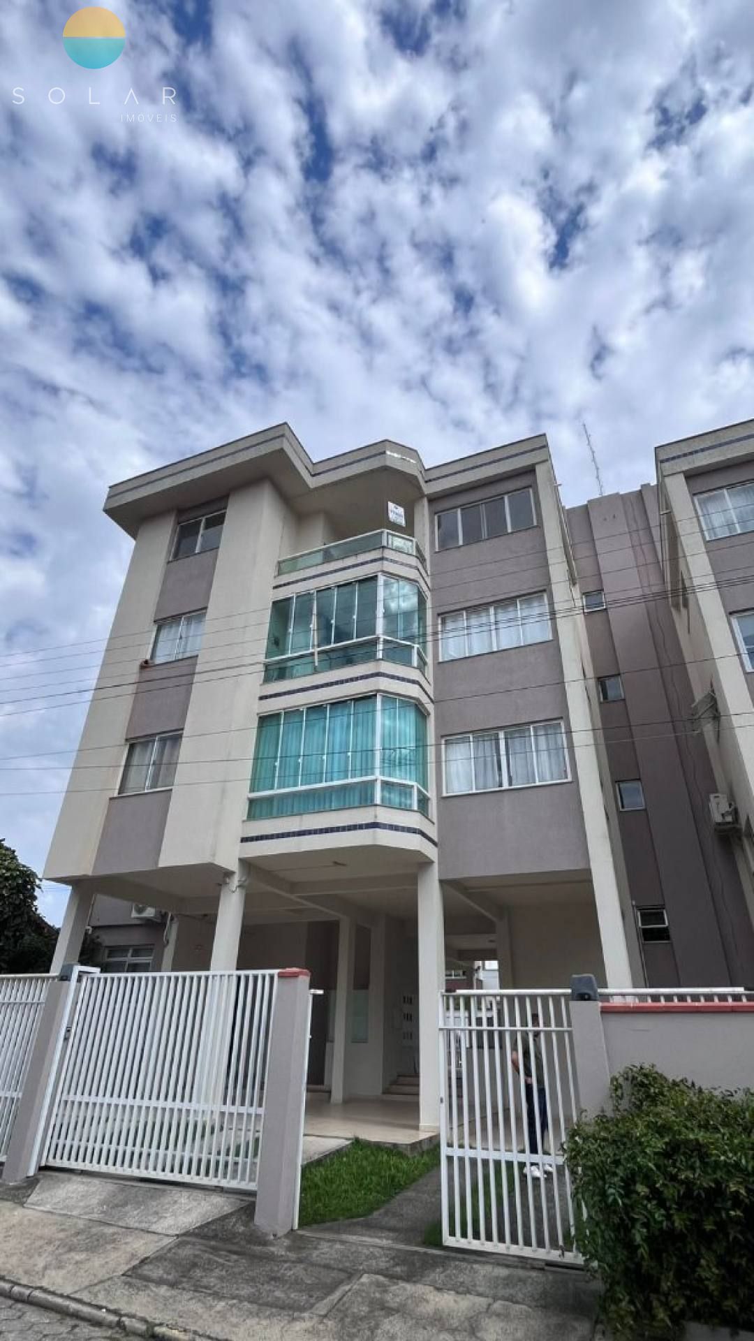 Apartamento Mobiliado em Penha – Pronto para Morar + Sacada com Churrasqueira!