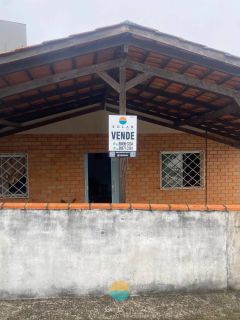 Casa ampla à venda em excelente localização