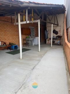 Casa ampla à venda em excelente localização