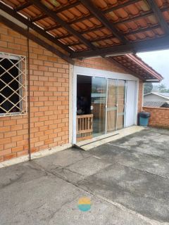 Casa ampla à venda em excelente localização