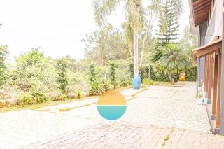 CASA NO ALTO DO MORRO NA PRAIA GRANDE!