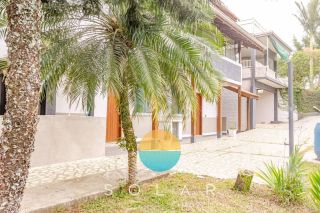 CASA NO ALTO DO MORRO NA PRAIA GRANDE!