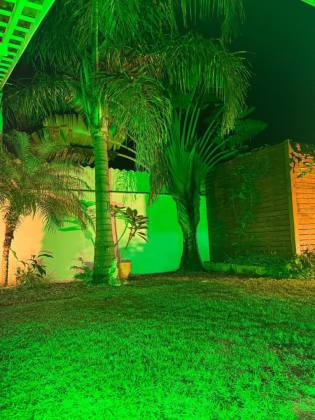 Casa com piscina pertinho do mar na Praia Grande