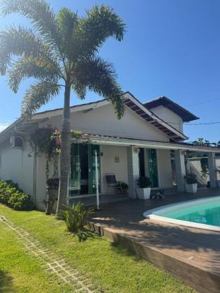 Casa com piscina pertinho do mar na Praia Grande