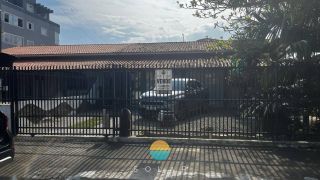 Casa com 4 quartos sendo 2 suítes na Praia Alegre