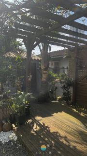 Casa com 4 quartos sendo 2 suítes na Praia Alegre