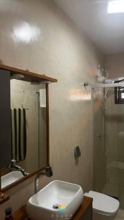 Casa com 4 quartos sendo 2 suítes na Praia Alegre