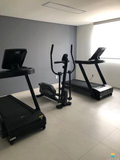 Apartamento Frente mar, aprox. 70m da praia com 2 suítes na Praia de Armação do Itapocory em Penha. Ref. 102