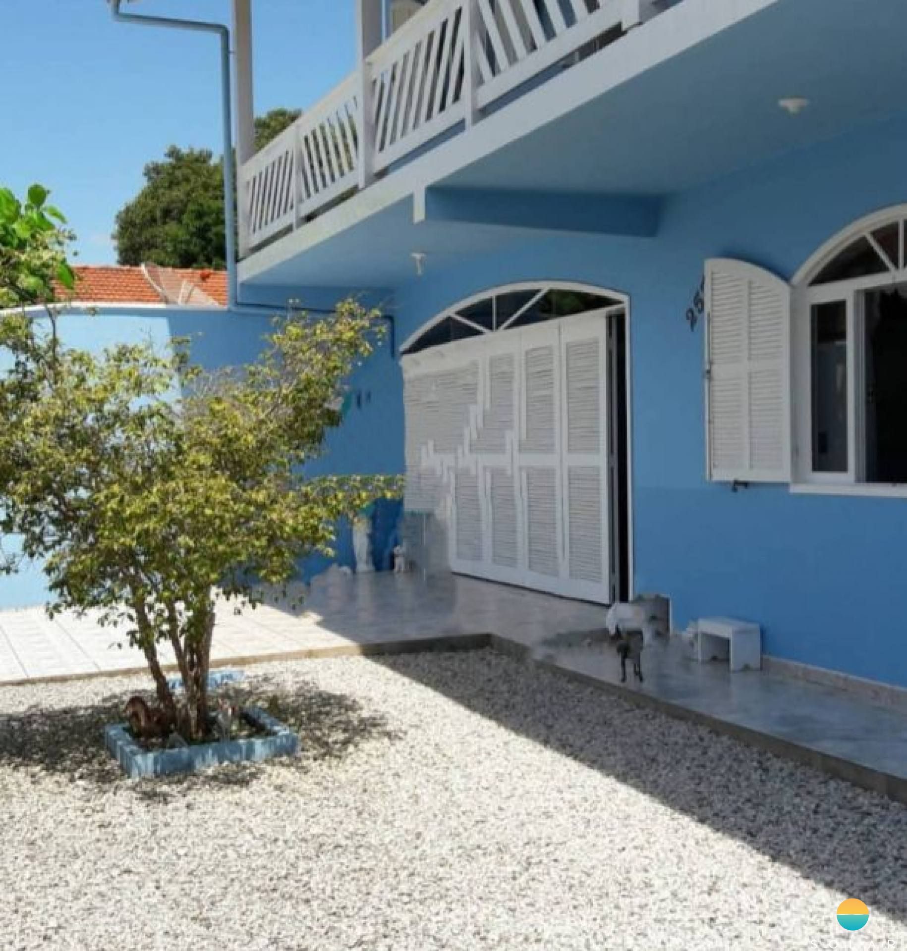 Sobrado com 03 Dormitórios aprox. 350m da Praia em Penha - SC. Ref. 108