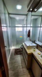 Apartamento de 170m² com 04 dormitórios, sendo 01 suíte aprox. 700m da praia no Centro de Penha-SC. Ref. 176