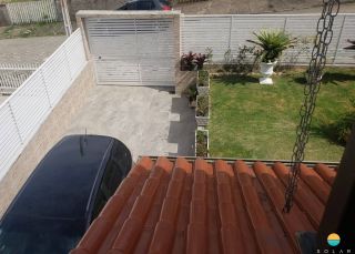 Sobrado 04 dormitórios e 04 vagas de garagens a 700m da praia de Armação em Penha-SC. Ref. 240