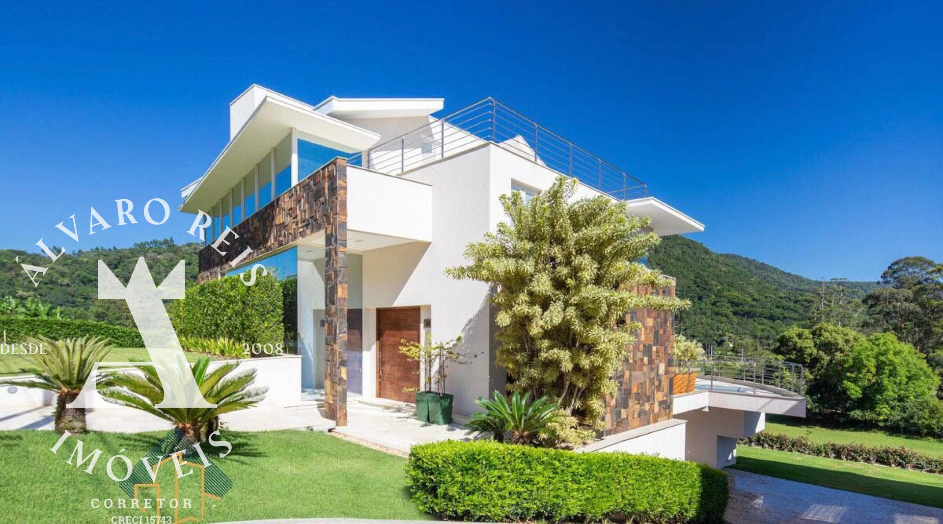 MANSÃO - IATE CLUBE ITAPEMA