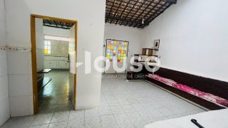 Casa Próximo à Orla da Atalaia - 3 Quartos, Suíte e Amplo Pátio!