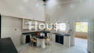 Casa Próximo à Orla da Atalaia - 3 Quartos, Suíte e Amplo Pátio!