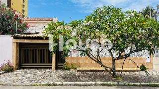 Casa Próximo à Orla da Atalaia - 3 Quartos, Suíte e Amplo Pátio!