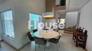 Excelente casa no Condomínio Dermeval Mattos