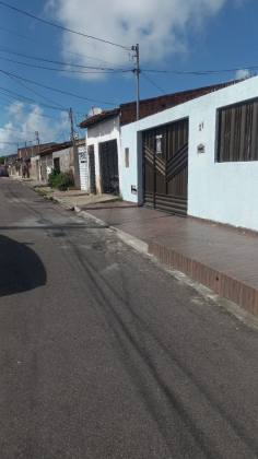 Casa à Venda Bairro Inácio Barbosa