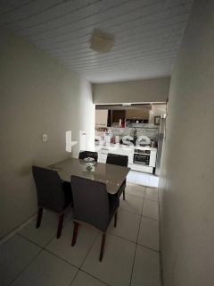 Casa com Piscina à Venda no Bairro Aruana