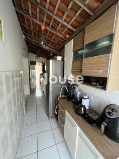 Casa com Piscina à Venda no Bairro Aruana