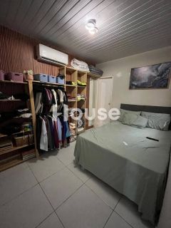 Casa com Piscina à Venda no Bairro Aruana